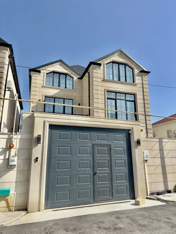 Satılır 6 otaqlı həyət evi 450 m²