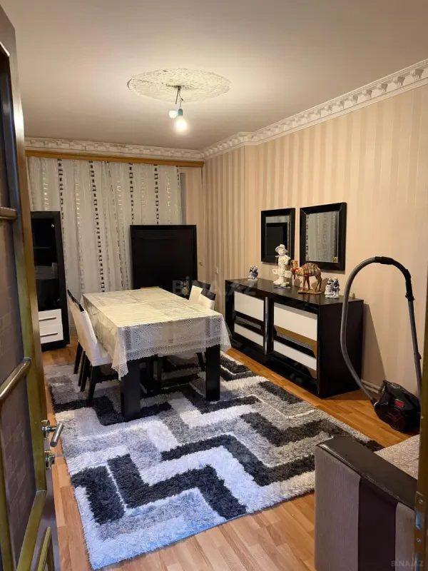 Satılır 4 otaqlı mənzil 105 m²