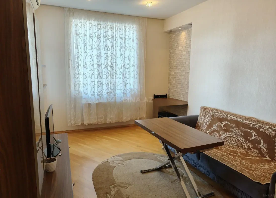 Kirayə verilir 2 otaqlı mənzil 80 m²