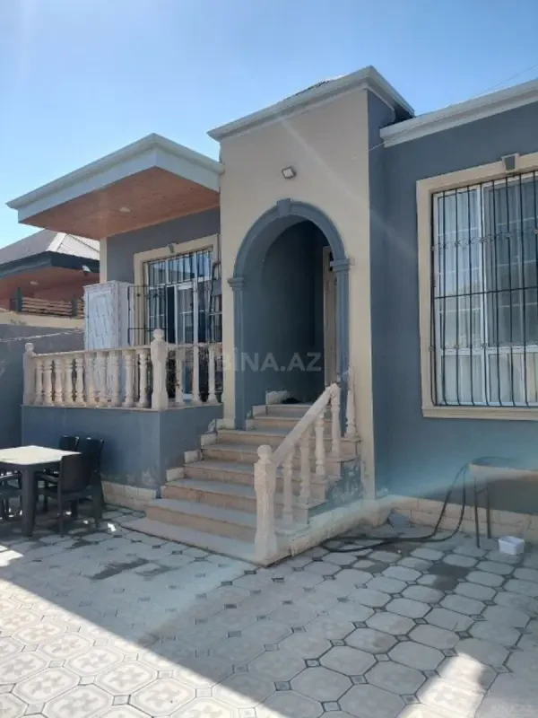 Satılır 4 otaqlı həyət evi 100 m²