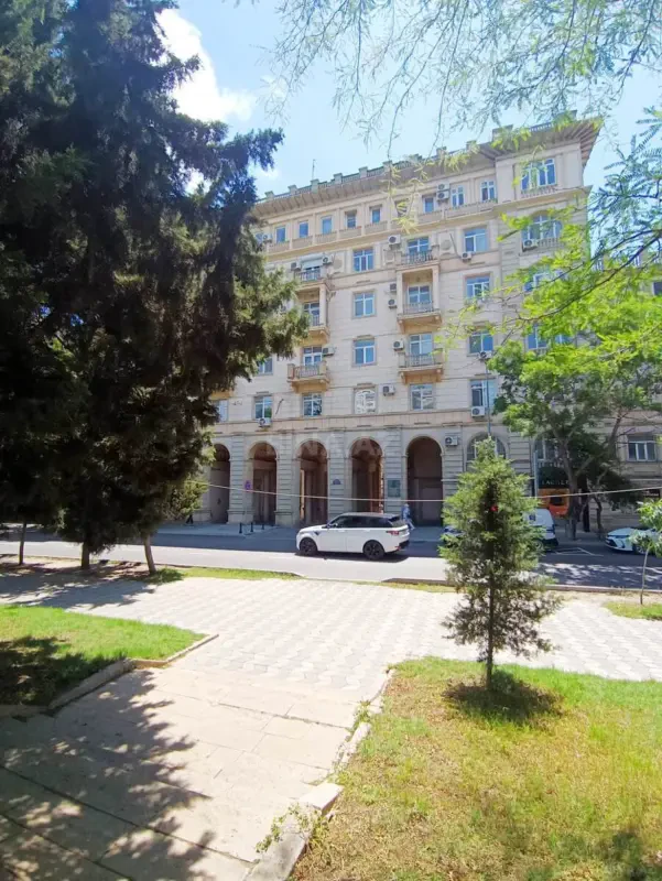 Satılır 3 otaqlı mənzil 73 m²