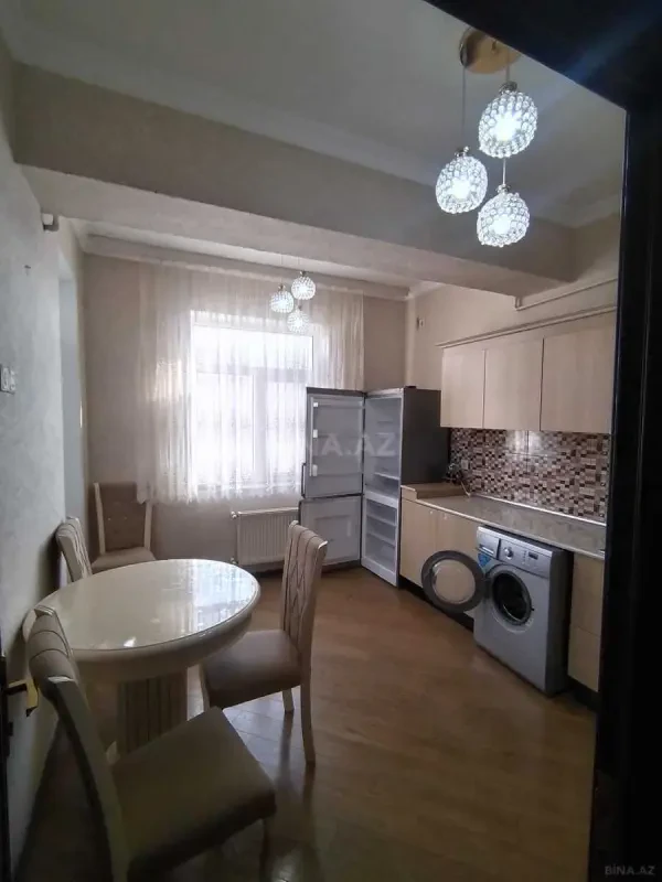 Kirayə verilir 2 otaqlı mənzil 75 m²