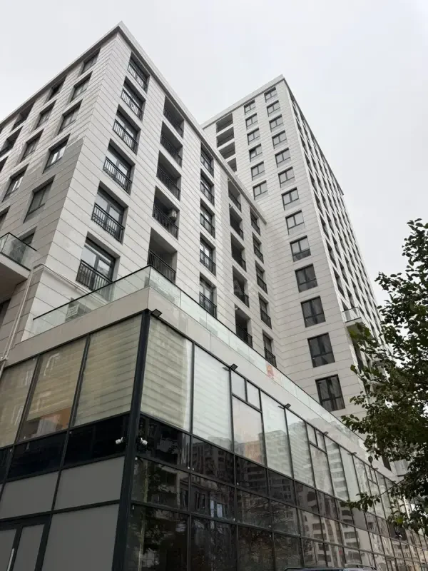 Satılır 4 otaqlı mənzil 149.2 m²