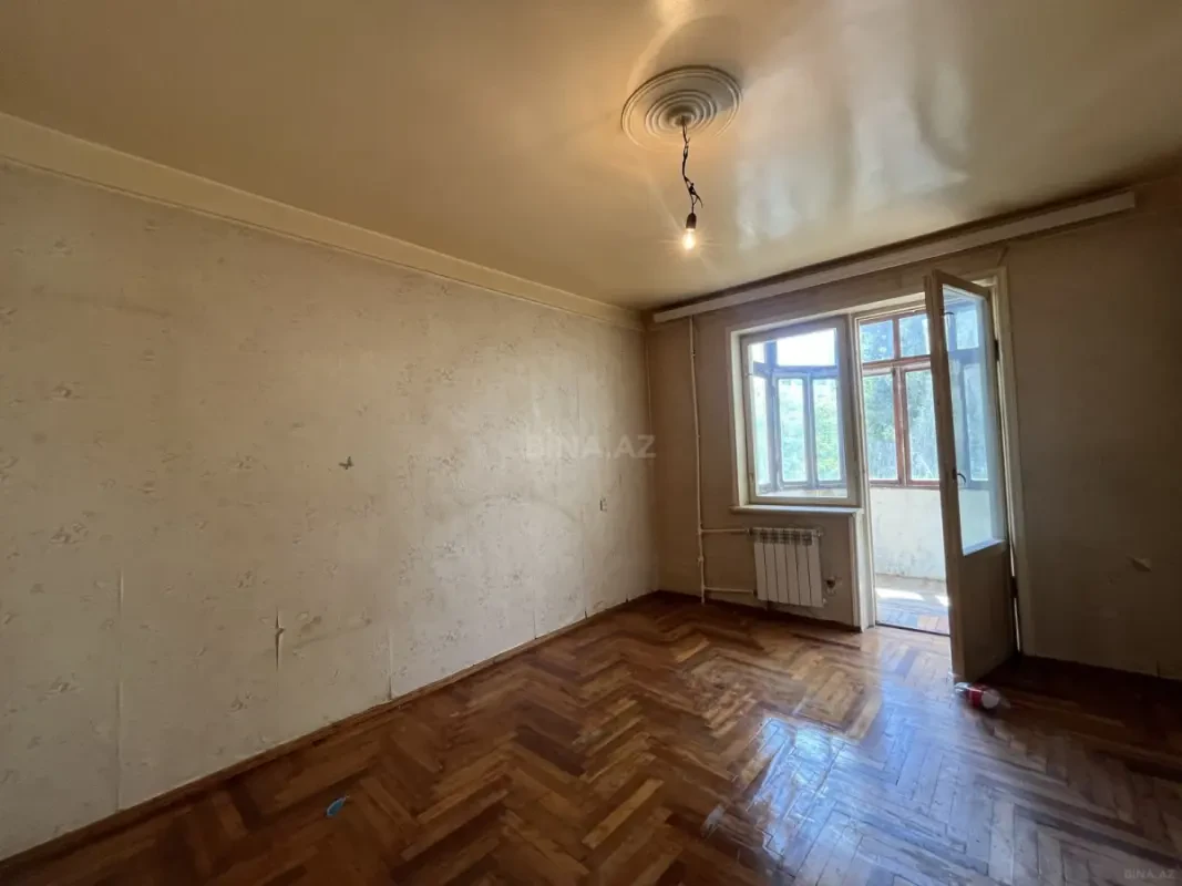 Satılır 4 otaqlı mənzil 130 m²
