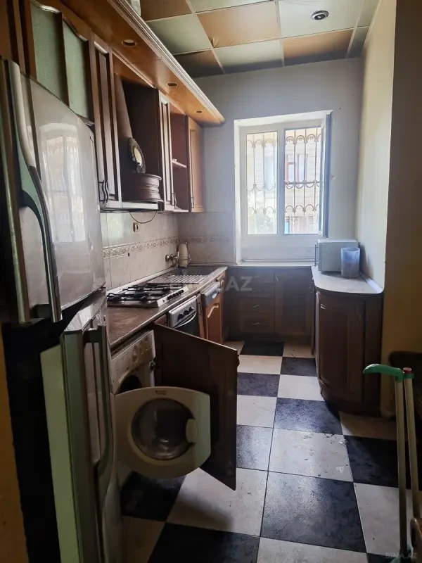 Kirayə verilir 4 otaqlı mənzil 100 m²