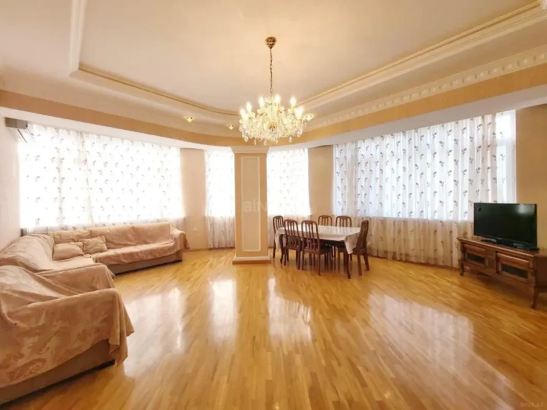 Kirayə verilir 3 otaqlı mənzil 130 m²