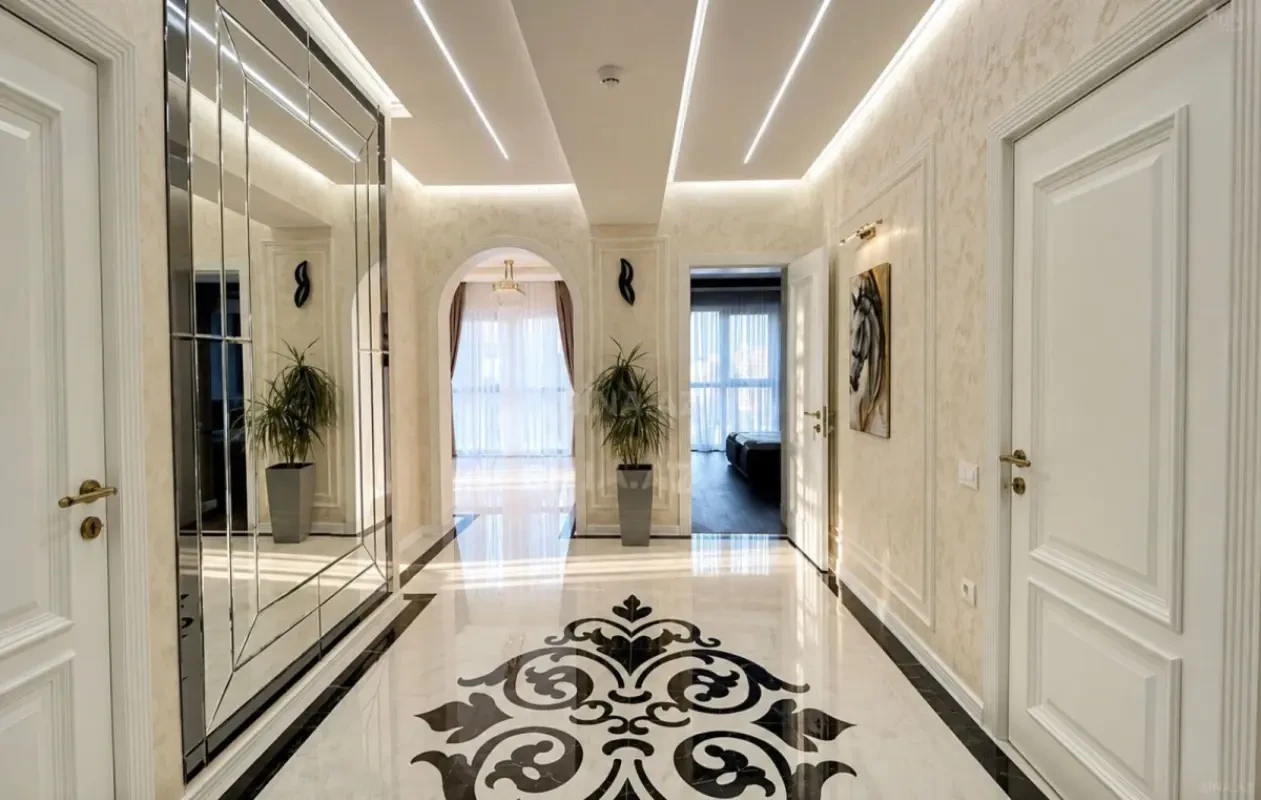 Satılır 3 otaqlı mənzil 128 m²