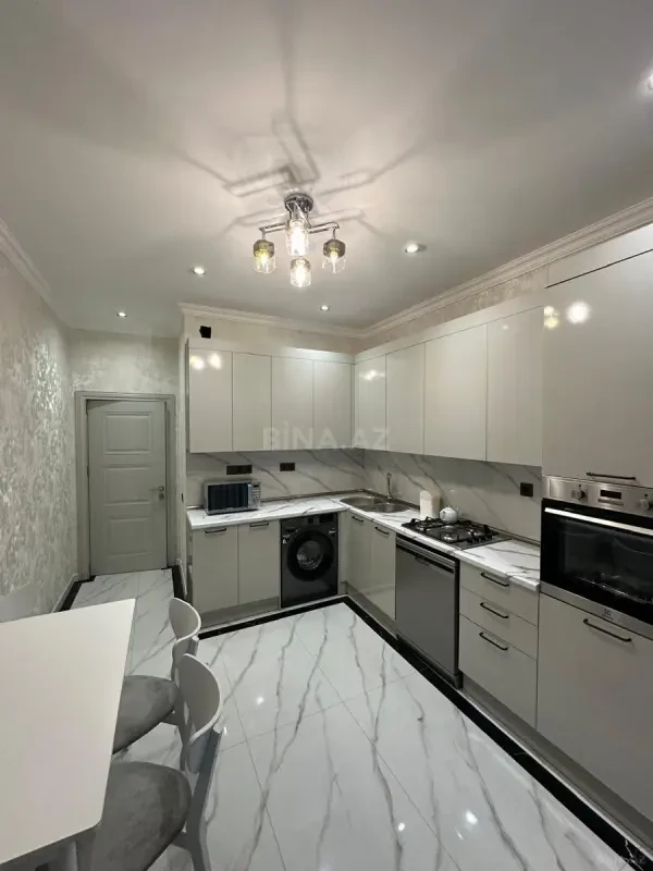 Kirayə verilir 2 otaqlı mənzil 100 m²