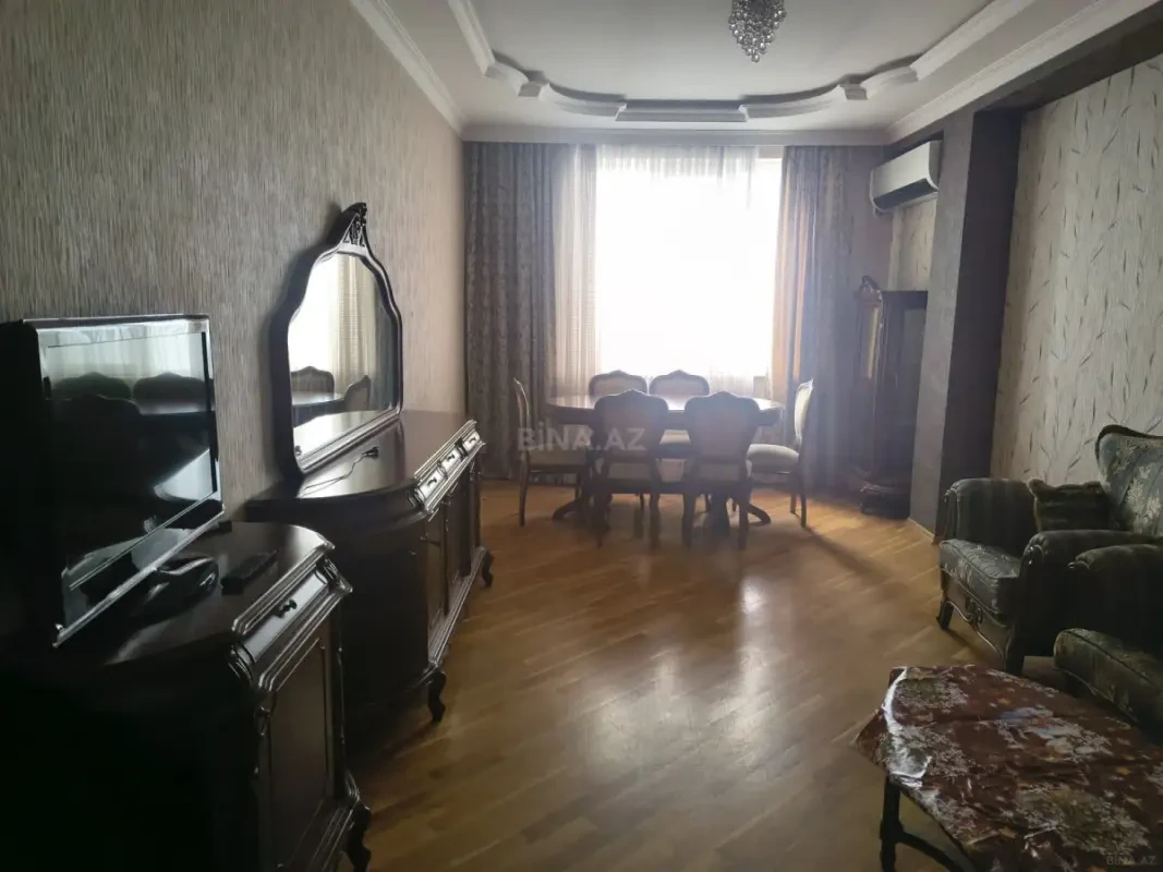 Kirayə verilir 2 otaqlı mənzil 80 m²