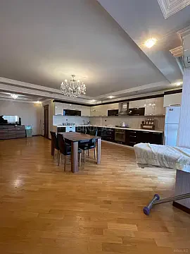 Satılır 3 otaqlı mənzil 136 m² — Bakı, Nərimanov 3 otaq 136.00 m²