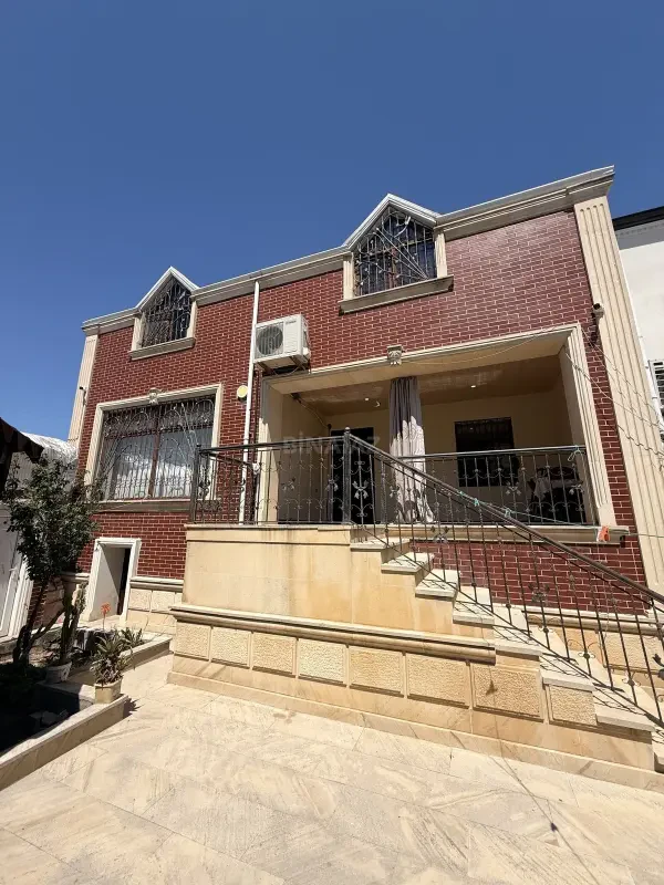 Satılır 4 otaqlı həyət evi 260 m²