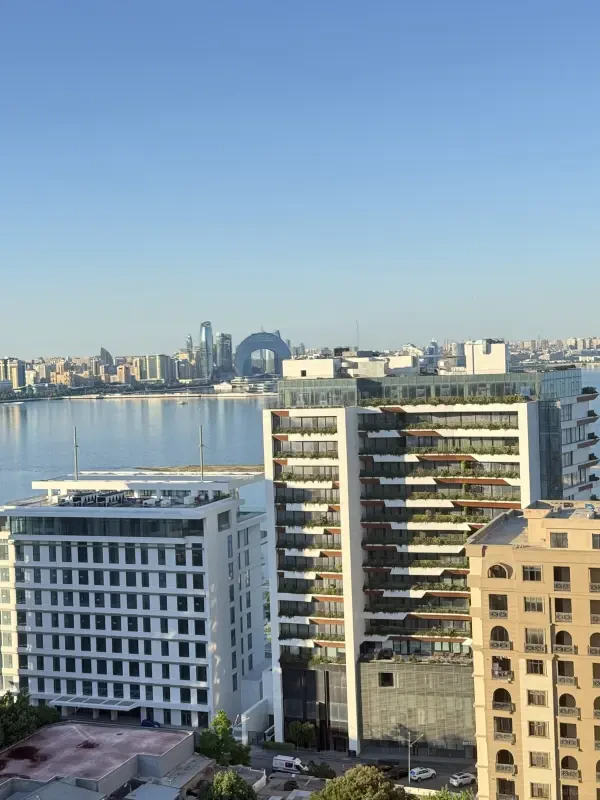 Satılır 4 otaqlı mənzil 120.3 m²