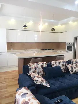 Kirayə verilir 3 otaqlı mənzil 160 m² — Bakı, Badamdar 3 otaq 160.00 m²