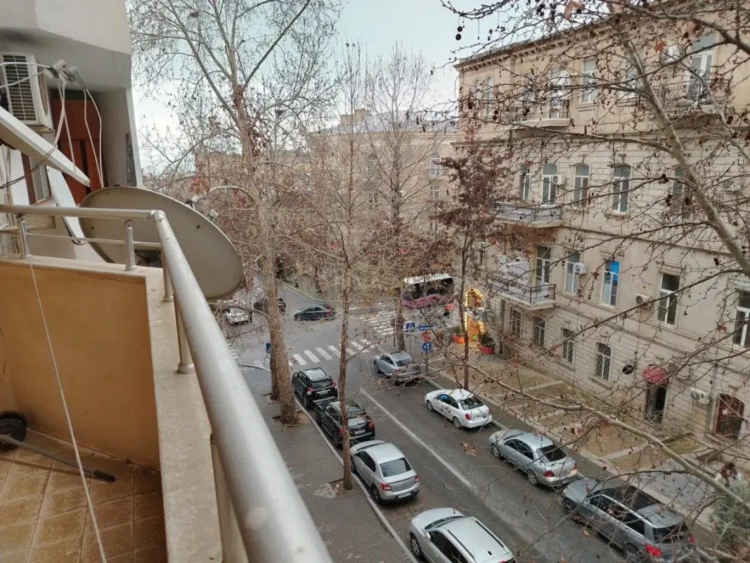 Satılır 3 otaqlı mənzil 100 m²