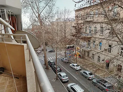 Satılır 3 otaqlı mənzil 100 m² — Bakı 3 otaq 100.00 m²