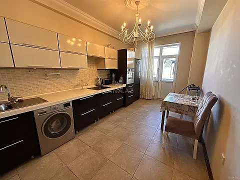 Satılır 3 otaqlı mənzil 128 m² — Bakı 3 otaq 128.00 m²