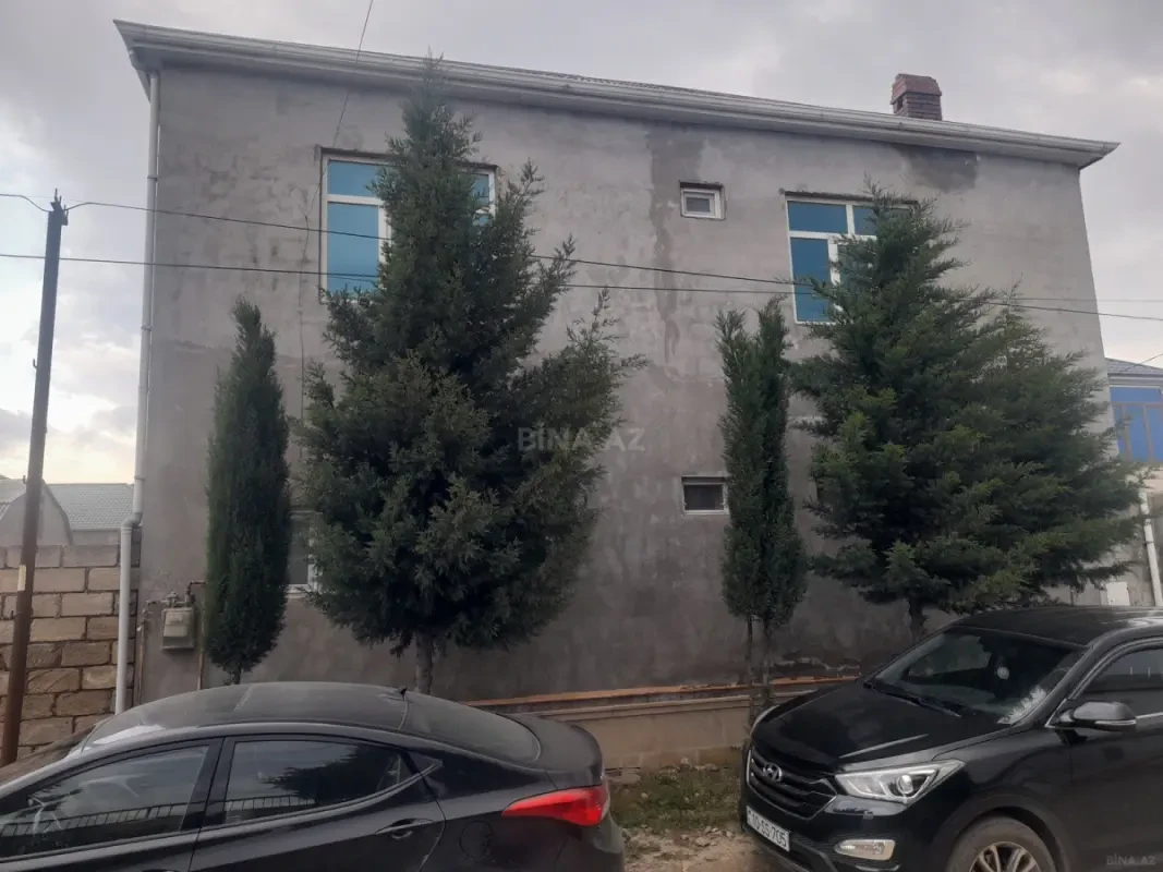 Satılır 8 otaqlı həyət evi 260 m²