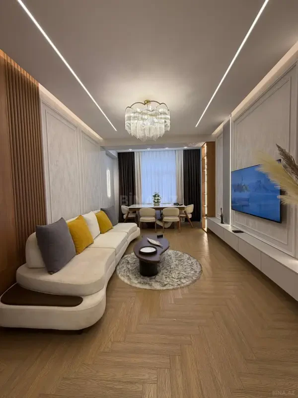 Satılır 3 otaqlı mənzil 122 m²