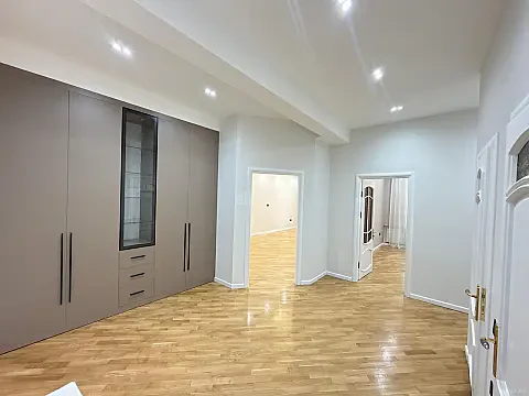 Satılır 3 otaqlı mənzil 148 m² — Bakı, Həzi Aslanov qəs. 3 otaq 148.00 m²