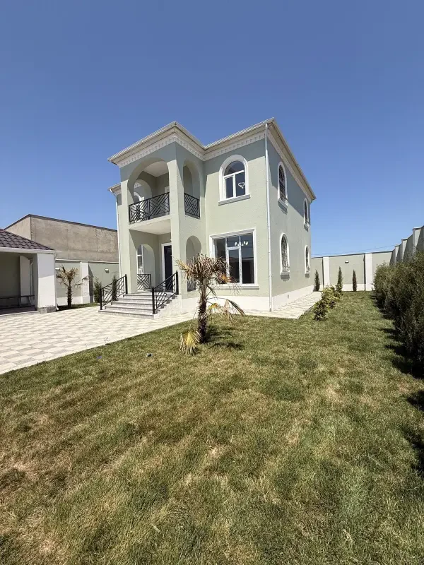 Satılır 4 otaqlı həyət evi 200 m²