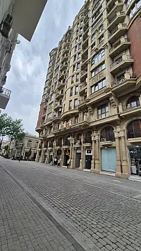 Satılır 5 otaqlı mənzil 254 m² — Bakı 5 otaq 254.00 m²