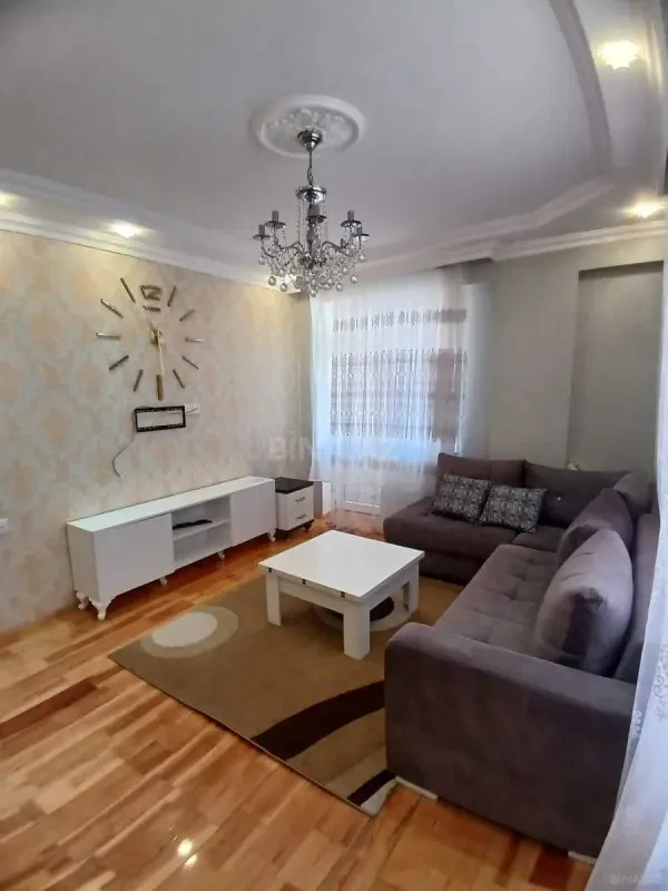 Kirayə verilir 2 otaqlı mənzil 85 m²