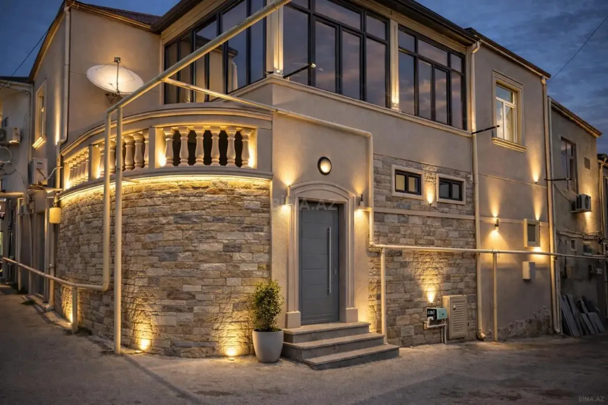 Satılır 6 otaqlı həyət evi 298 m²