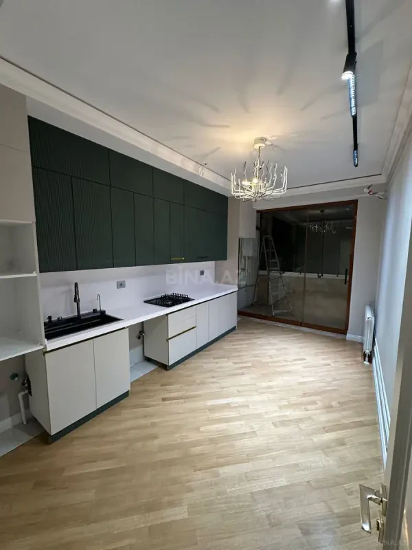 Satılır 3 otaqlı mənzil 105 m²
