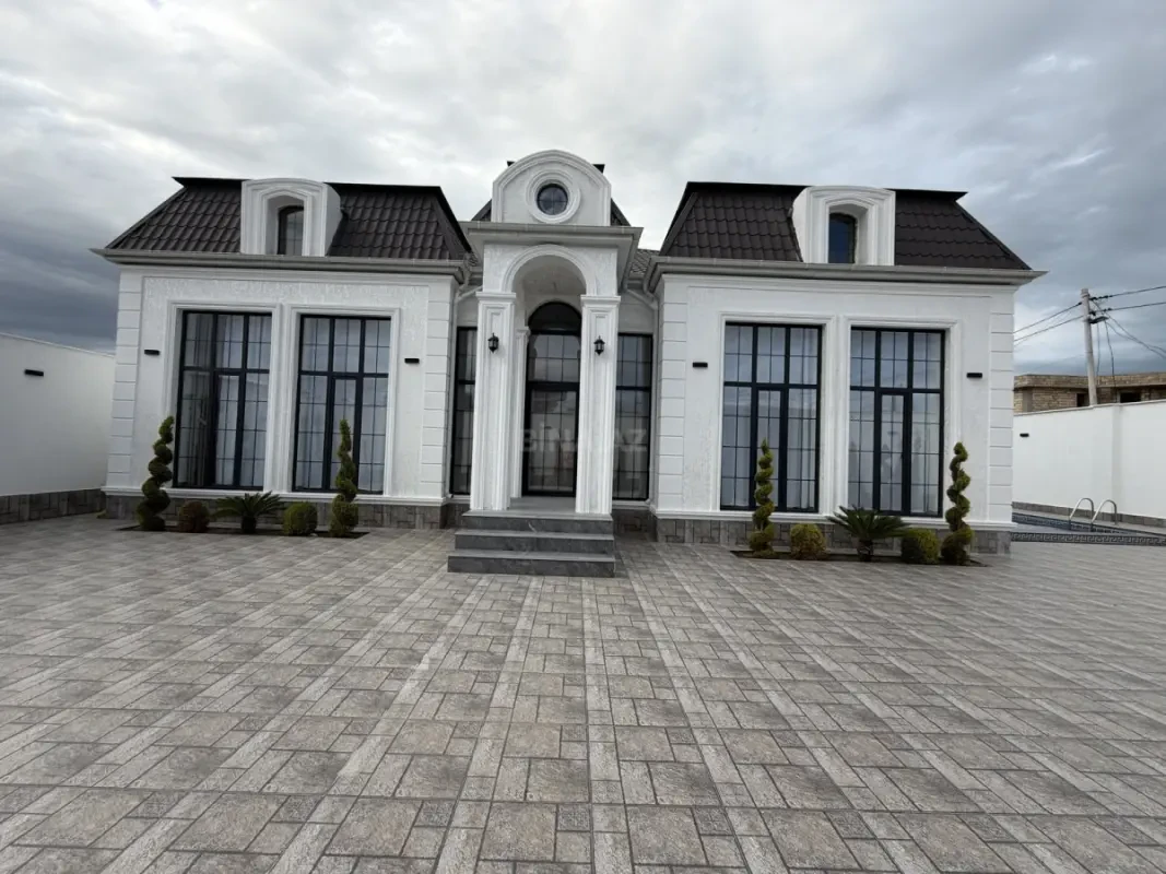 Satılır 4 otaqlı həyət evi 250 m²