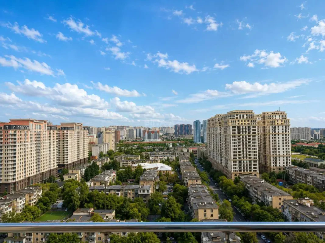 Kirayə verilir 3 otaqlı mənzil 145 m²