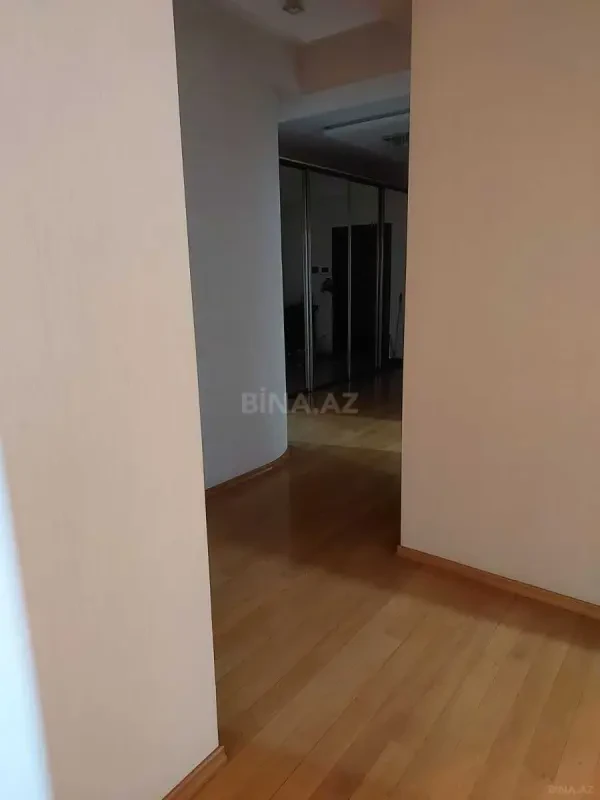 Satılır 3 otaqlı mənzil 117 m²
