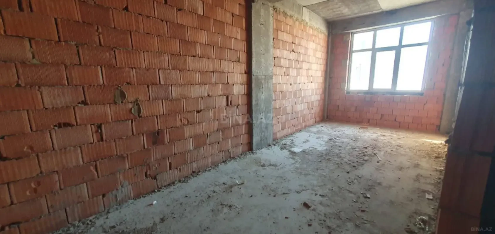 Satılır 3 otaqlı mənzil 136 m²