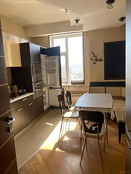 Kirayə verilir 3 otaqlı mənzil 117 m² — Bakı 3 otaq 117.00 m²