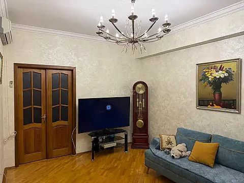 Satılır 3 otaqlı mənzil 105 m² — Bakı, İnşaatçılar 3 otaq 105.00 m²
