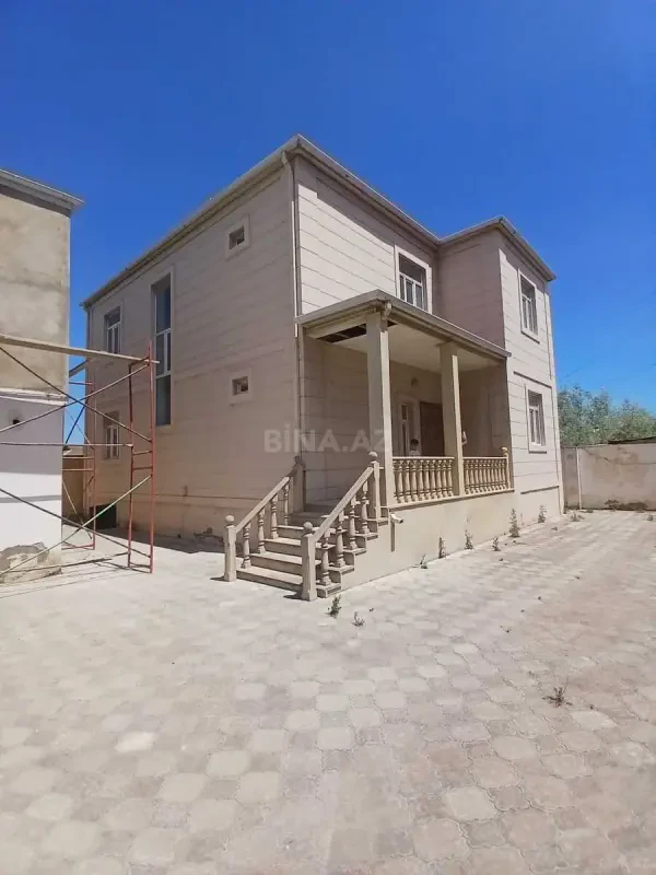 Satılır 6 otaqlı həyət evi 260 m²