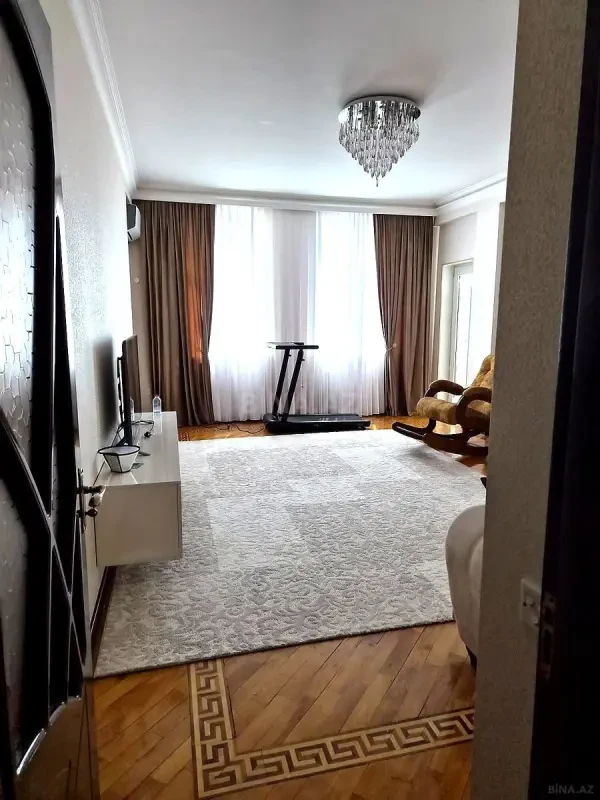 Kirayə verilir 3 otaqlı mənzil 98 m²