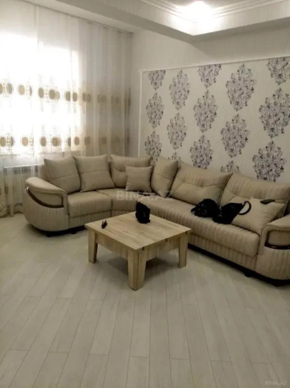 Kirayə verilir 2 otaqlı mənzil 80 m²