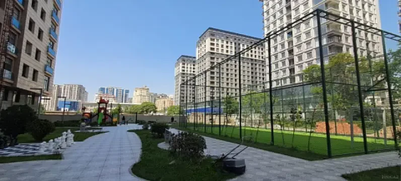 Satılır 4 otaqlı mənzil 195 m² — Bakı 4 otaq 195.00 m²