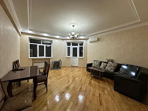 Kirayə verilir 3 otaqlı mənzil 138 m² — Bakı 3 otaq 138.00 m²