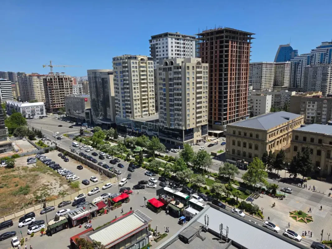 Kirayə verilir 2 otaqlı mənzil 94 m²