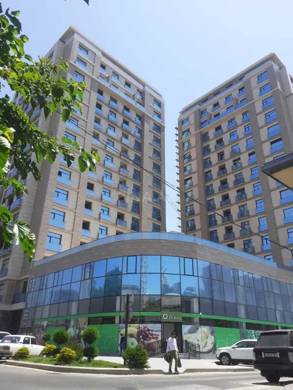 Satılır 1 otaqlı mənzil 66.6 m²