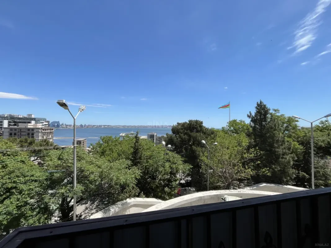 Satılır 2 otaqlı mənzil 70 m²