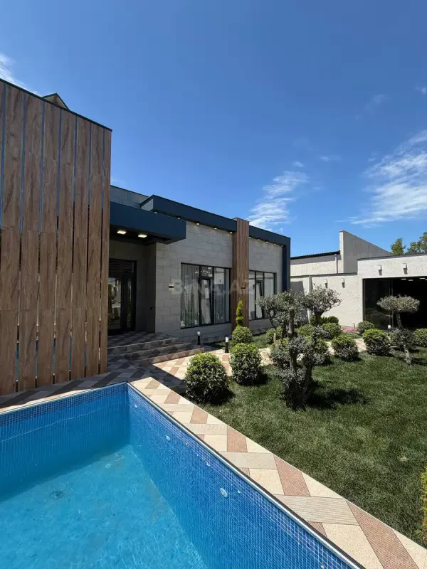 Satılır 5 otaqlı həyət evi 250 m²