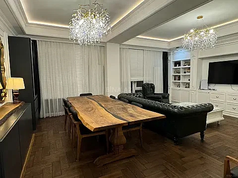 Satılır 3 otaqlı mənzil 141 m² — Bakı 3 otaq 141.00 m²