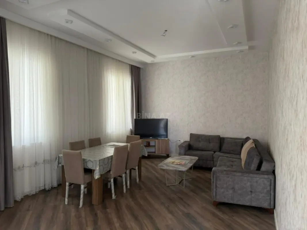 Satılır 5 otaqlı həyət evi 280 m²