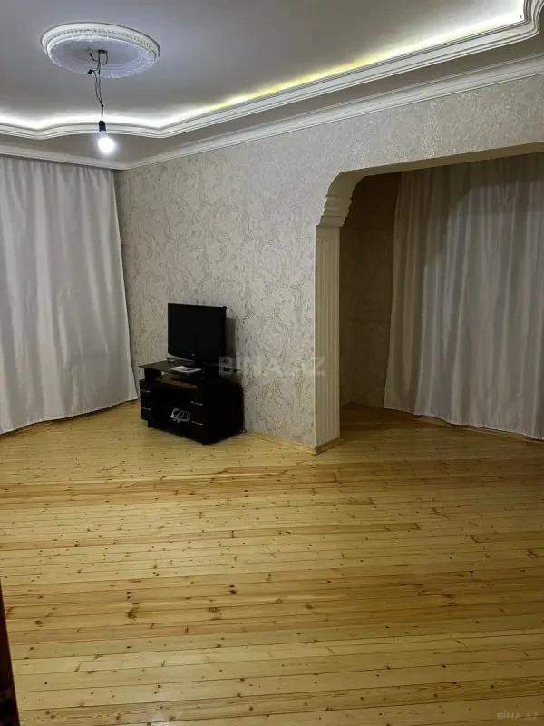 Kirayə verilir 2 otaqlı mənzil 62 m²