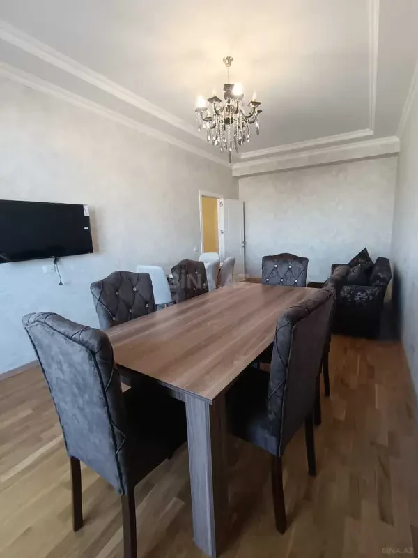 Kirayə verilir 2 otaqlı mənzil 75 m²