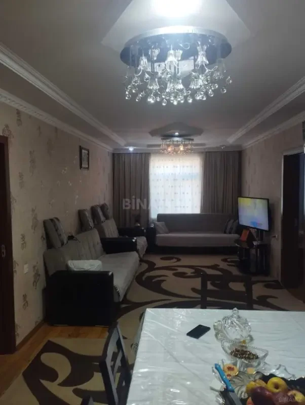 Satılır 7 otaqlı həyət evi 272 m²