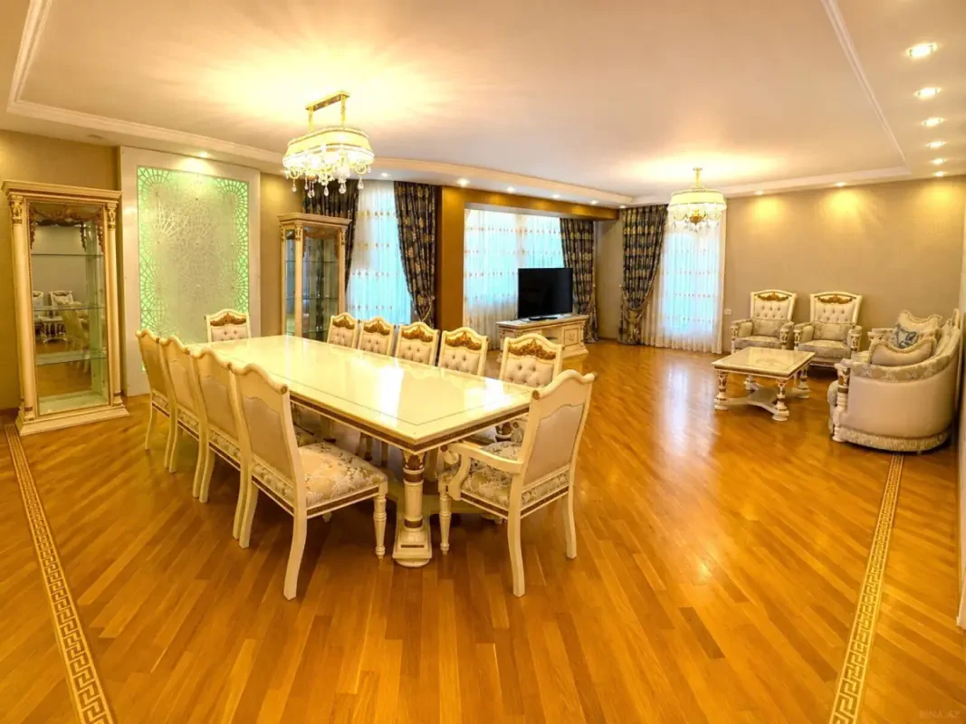 Satılır 5 otaqlı mənzil 310 m²