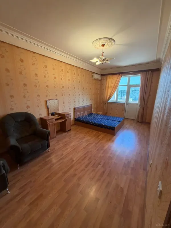 Satılır 3 otaqlı mənzil 112 m²